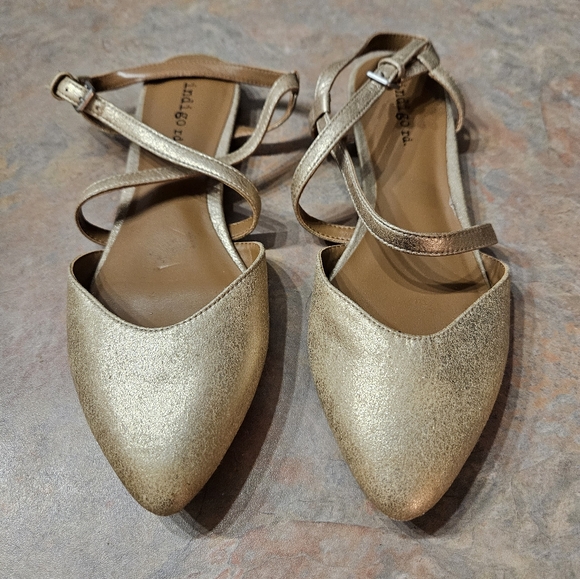 Indigo Rd Gold Flats - Picture 2 of 8